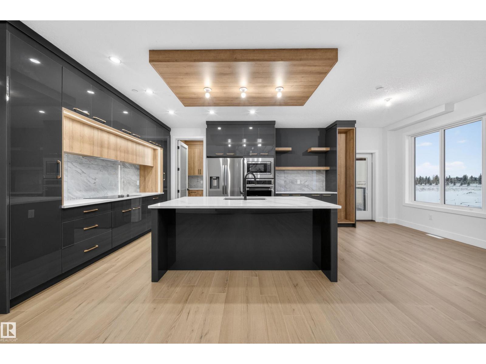 6390 17 ST NE - 5