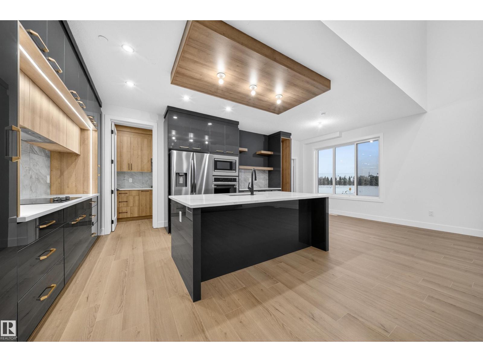 6390 17 ST NE - 6