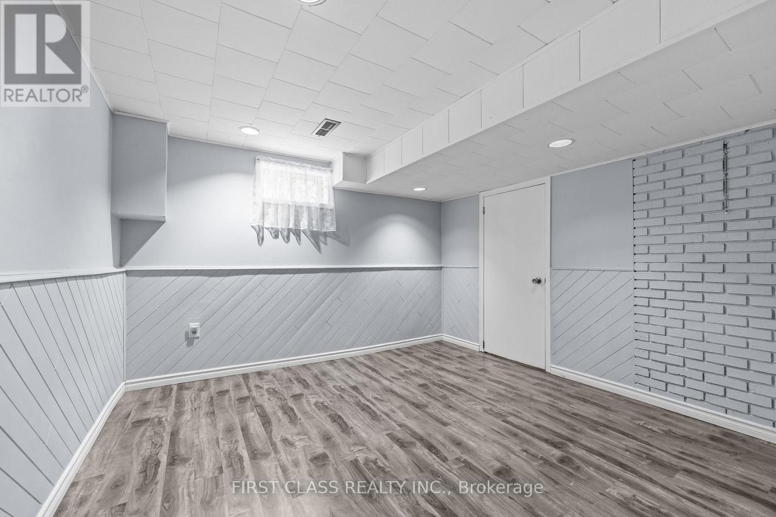 4213 BEACON LANE - 32