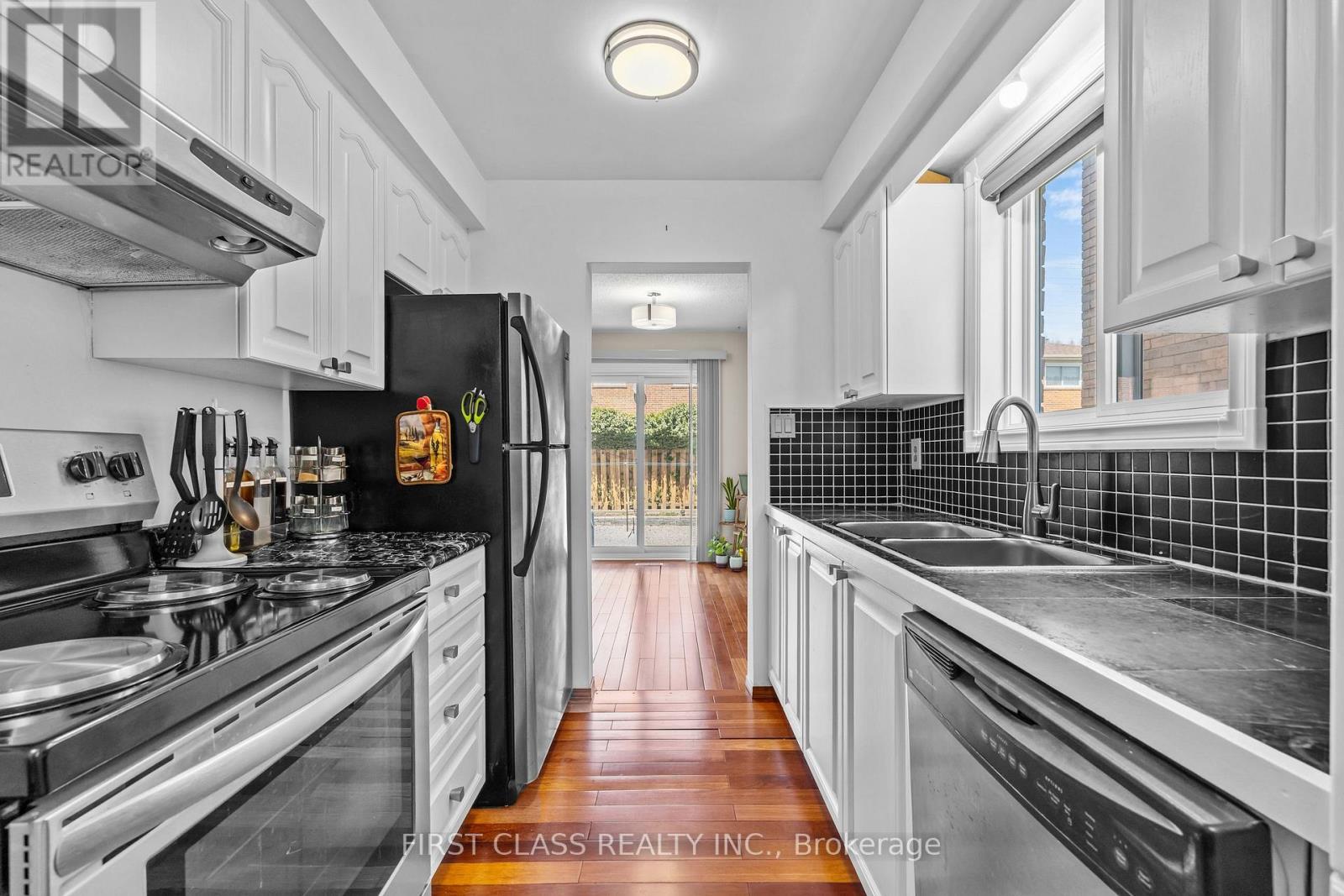 4213 BEACON LANE - 8