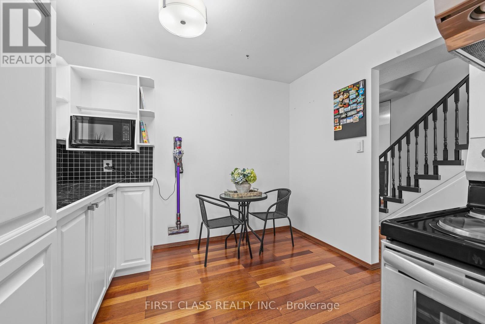 4213 BEACON LANE - 9