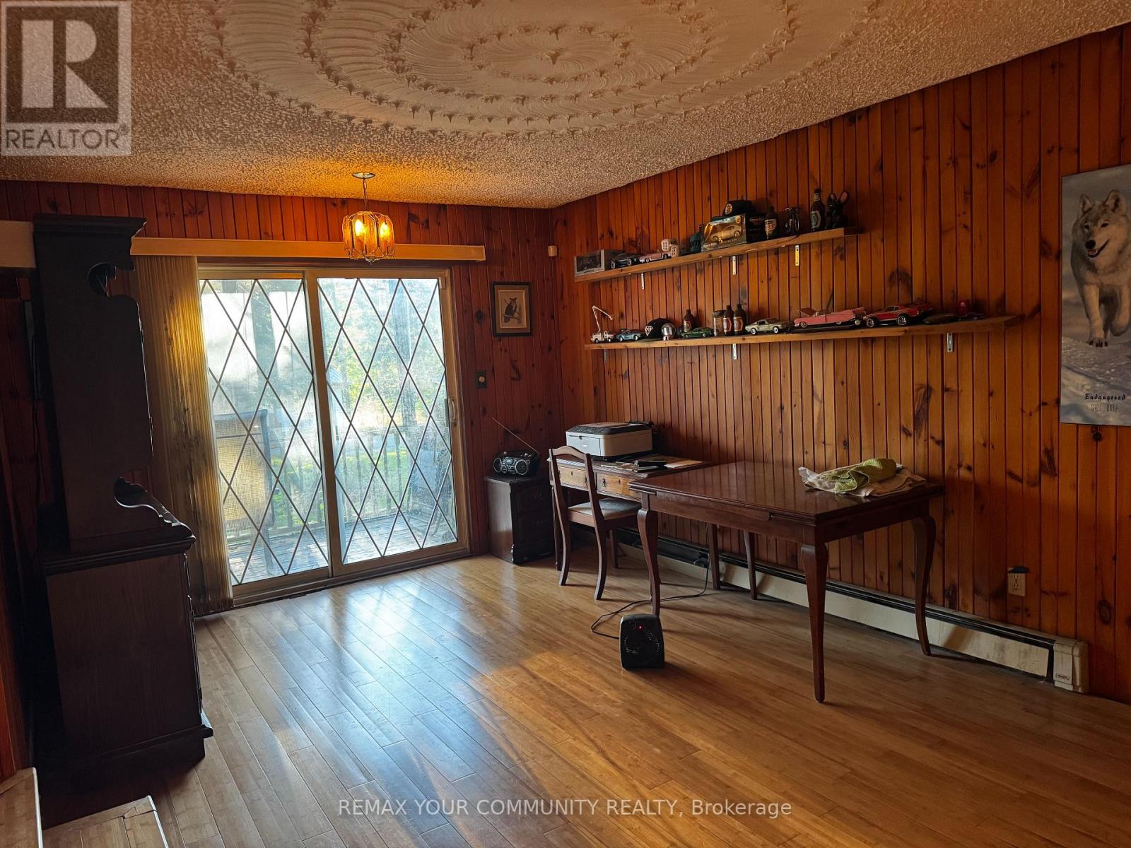 1025 MEADOWVIEW ROAD - 10