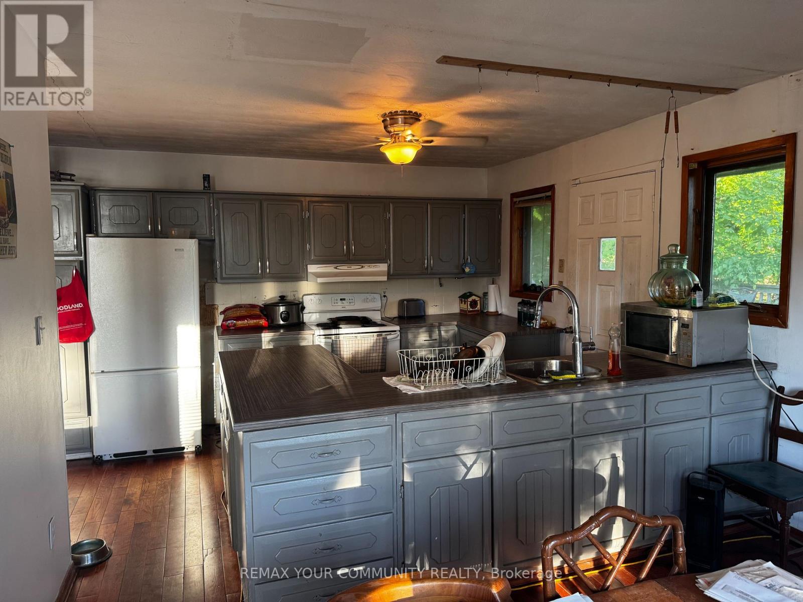 1025 MEADOWVIEW ROAD - 15