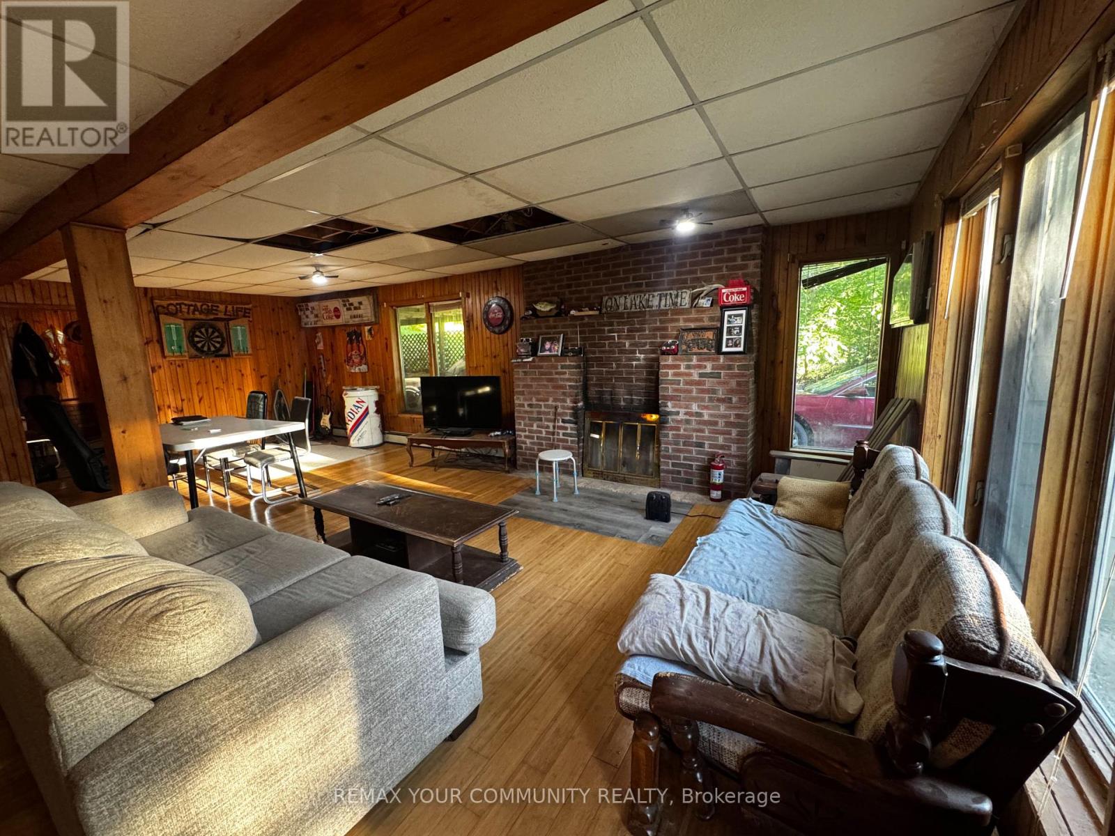 1025 MEADOWVIEW ROAD - 7