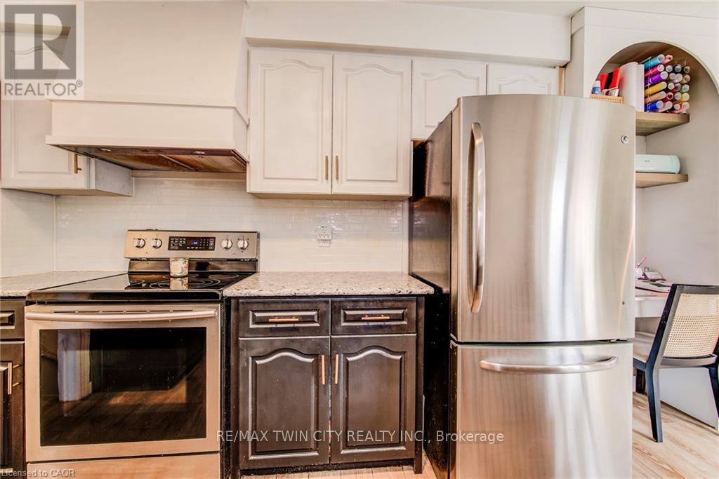 43 SOUTHVIEW CRESCENT - 17