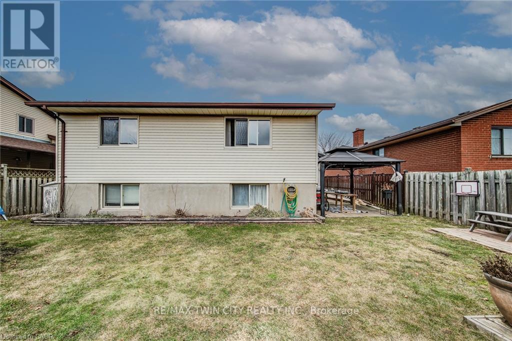 43 SOUTHVIEW CRESCENT - 32