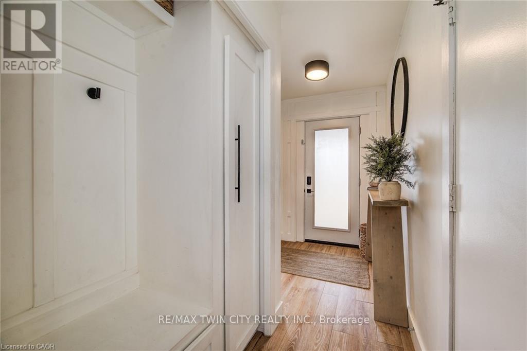 43 SOUTHVIEW CRESCENT - 5