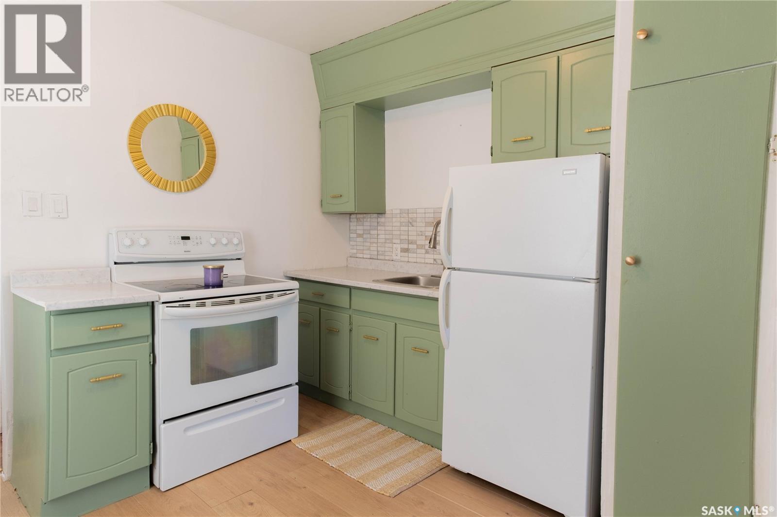 1175 Queen STREET - 4