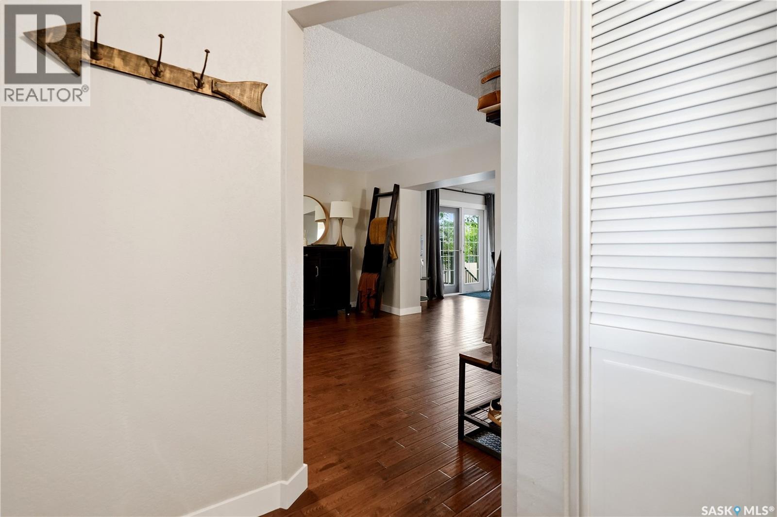 1054 Clifton AVENUE - photo 3
