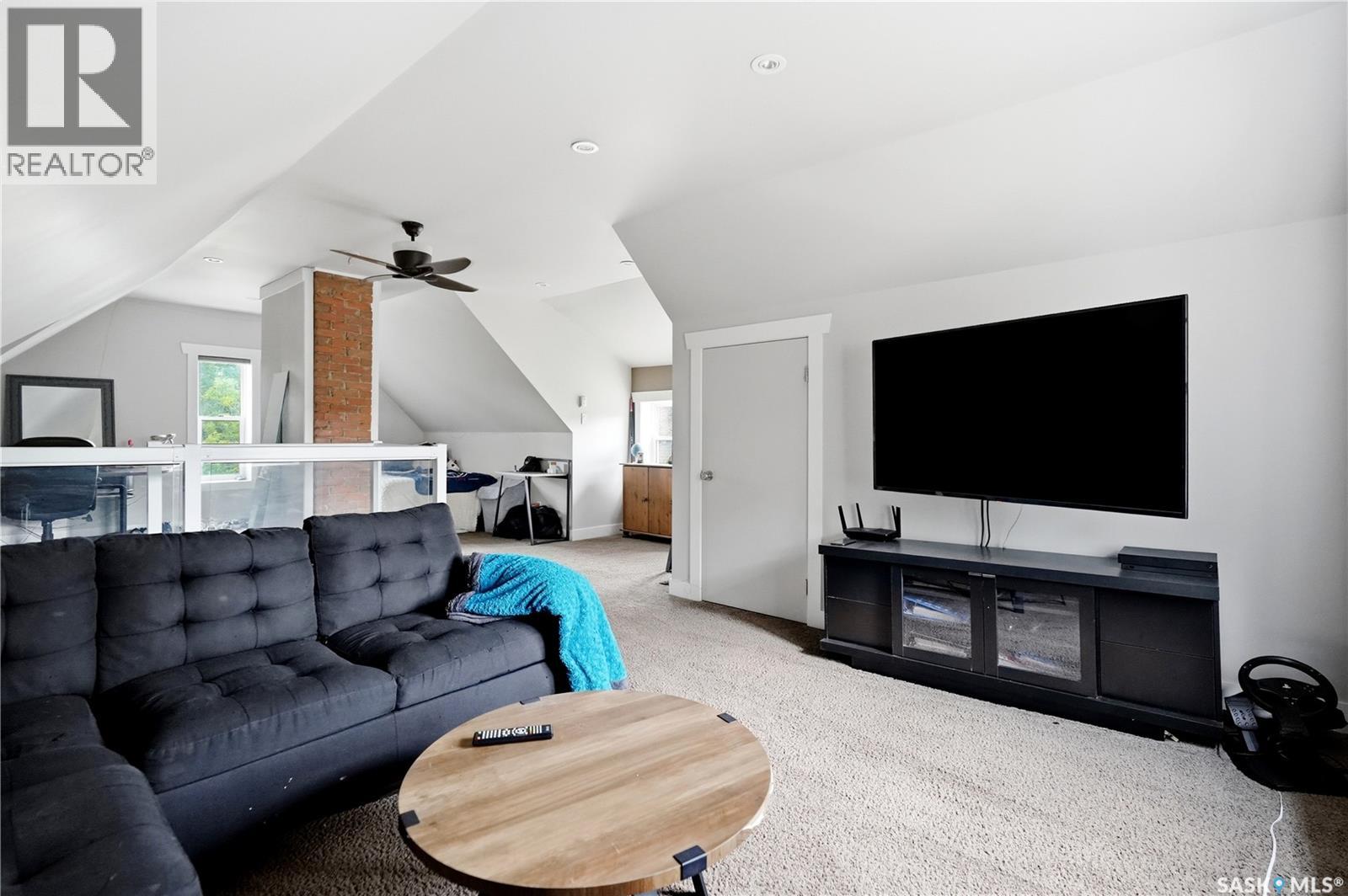 1054 Clifton AVENUE — photo 31