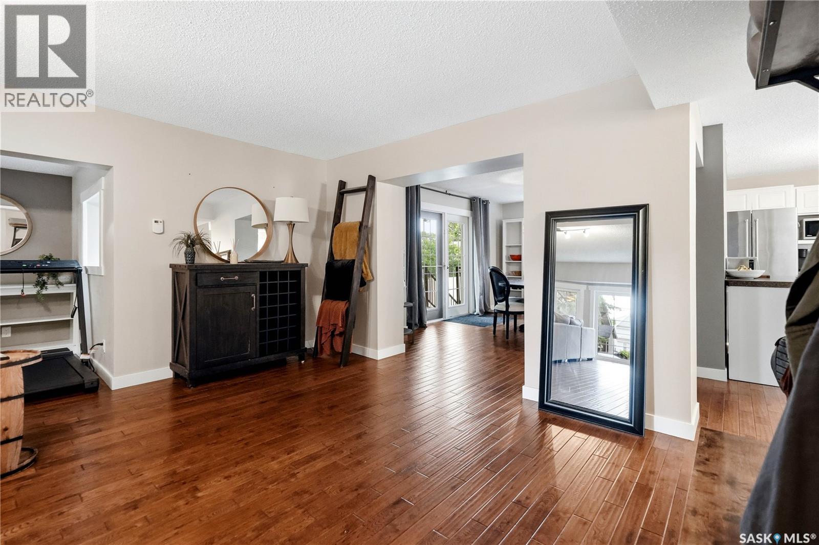 1054 Clifton AVENUE - photo 4