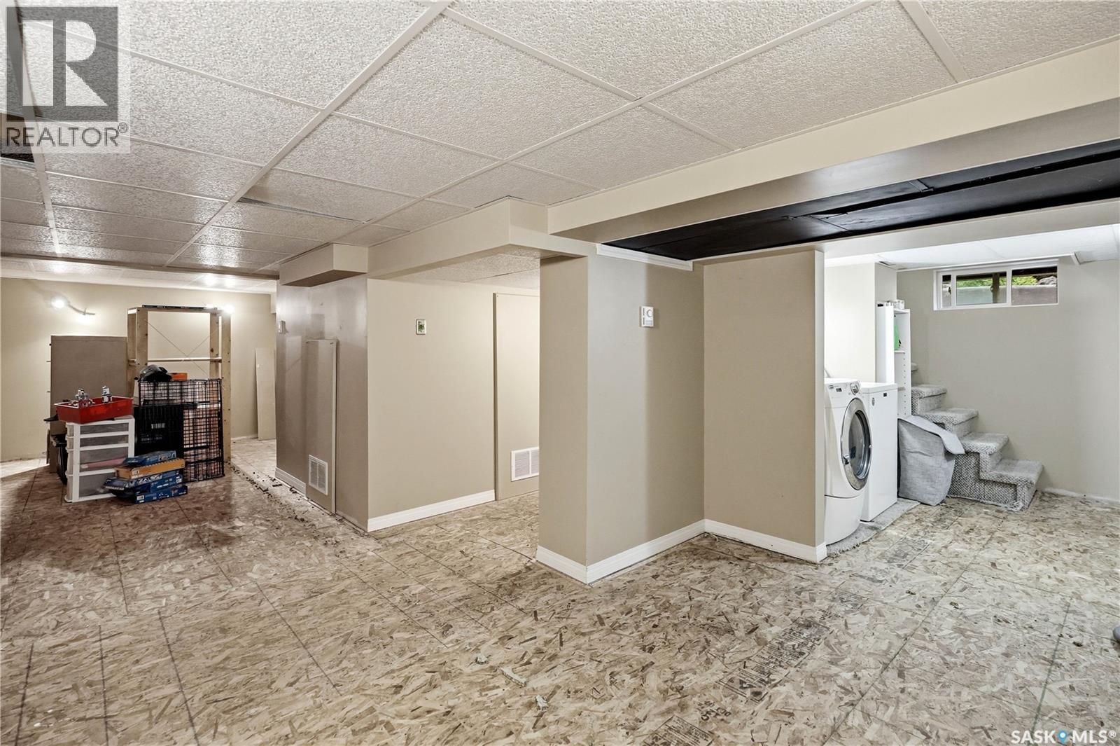 1054 Clifton AVENUE — photo 40