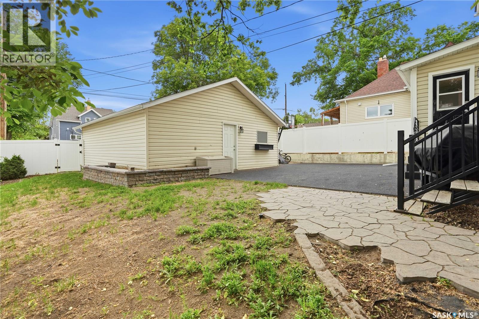 1054 Clifton AVENUE — photo 46