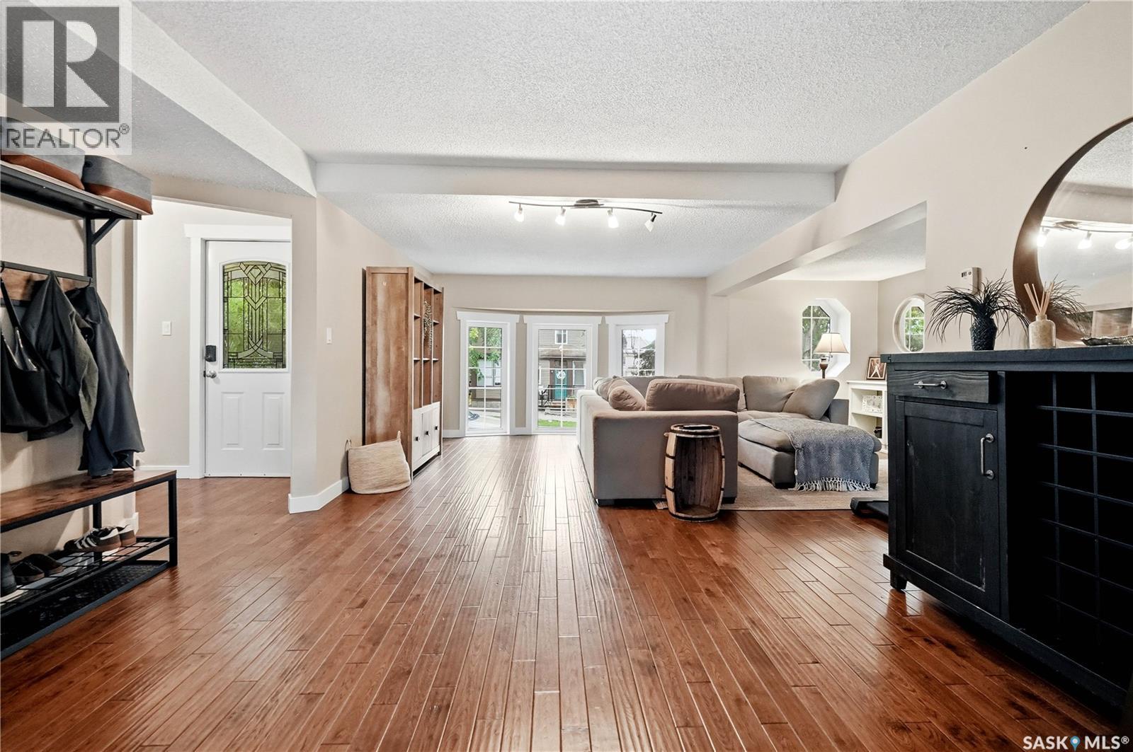 1054 Clifton AVENUE - photo 5