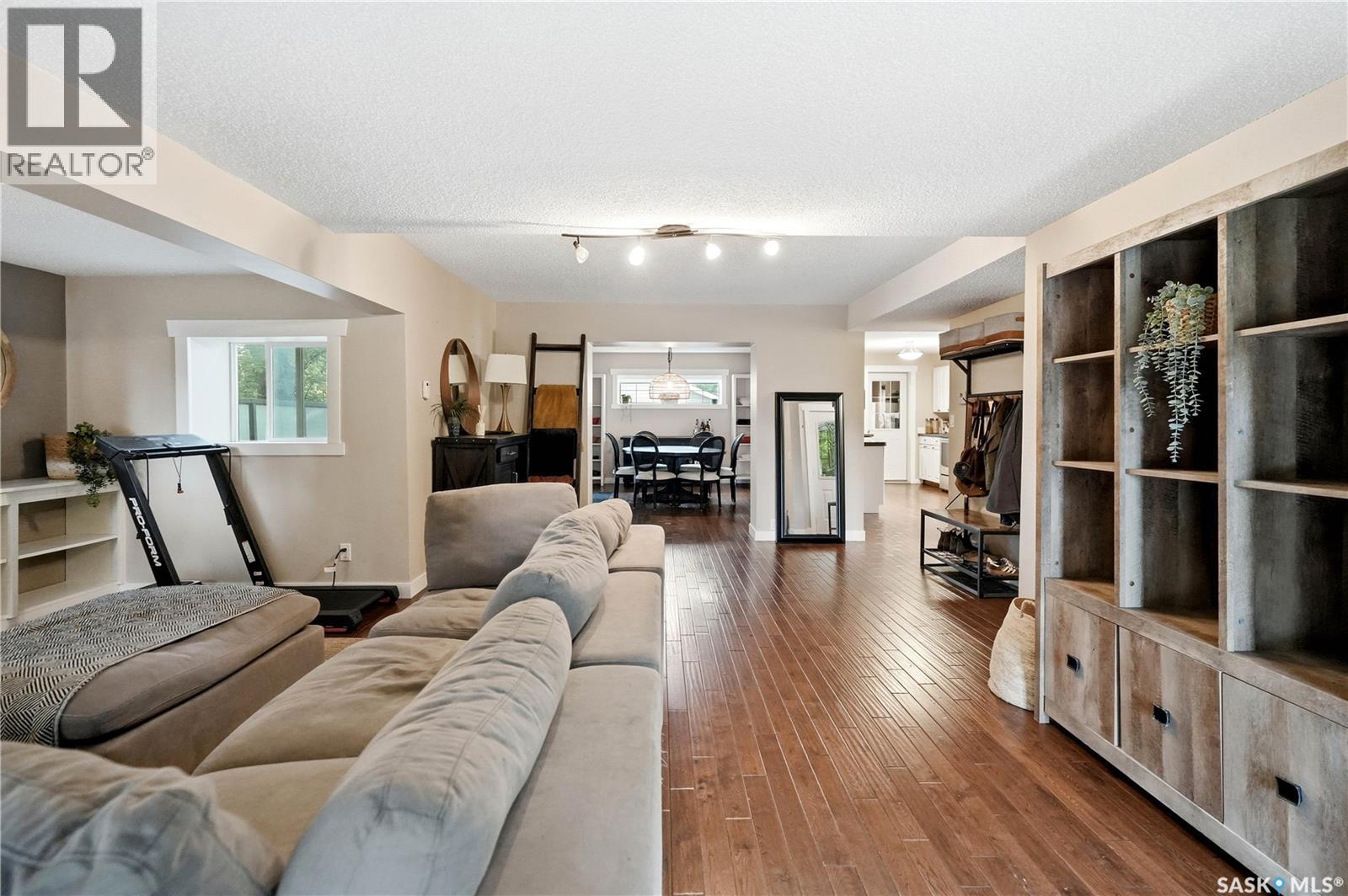 1054 Clifton AVENUE — photo 8