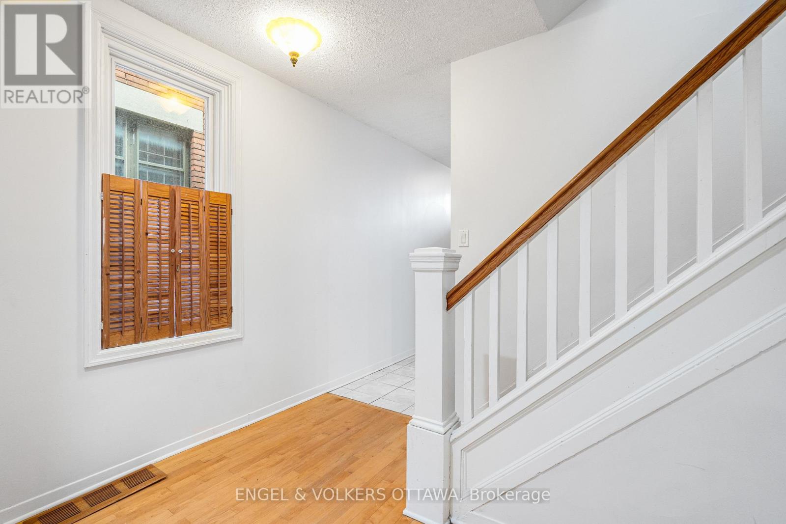 3 Bed, 2 Bath House for Sale in Ottawa – 293 SOMERSET STREET E, Ottawa – MLS# X13453542 - Image 23