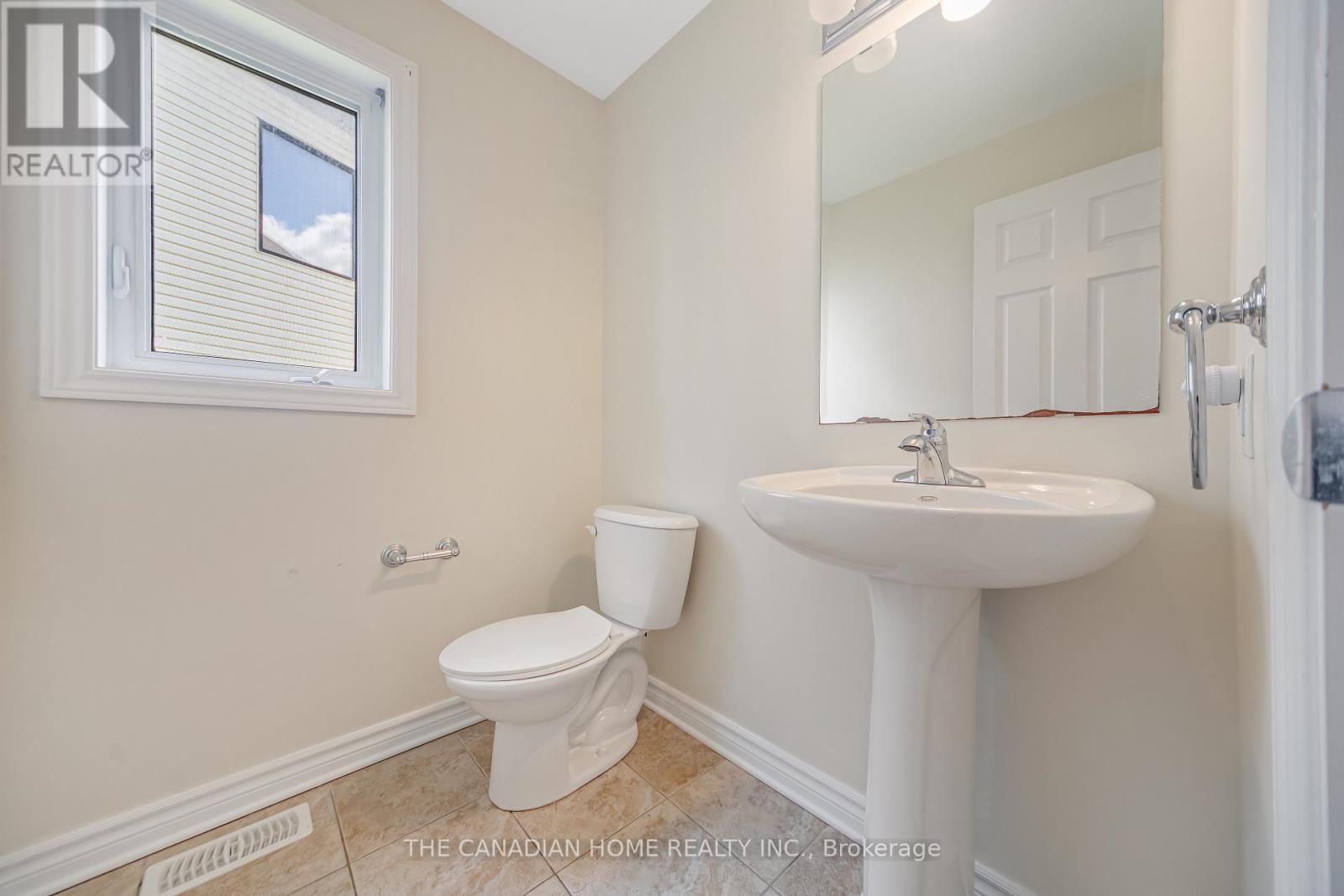 3 Bed, 3 Bath House for Sale in Ottawa – 223 GARRITY CRESCENT, Ottawa – MLS# X13453560 - Image 11
