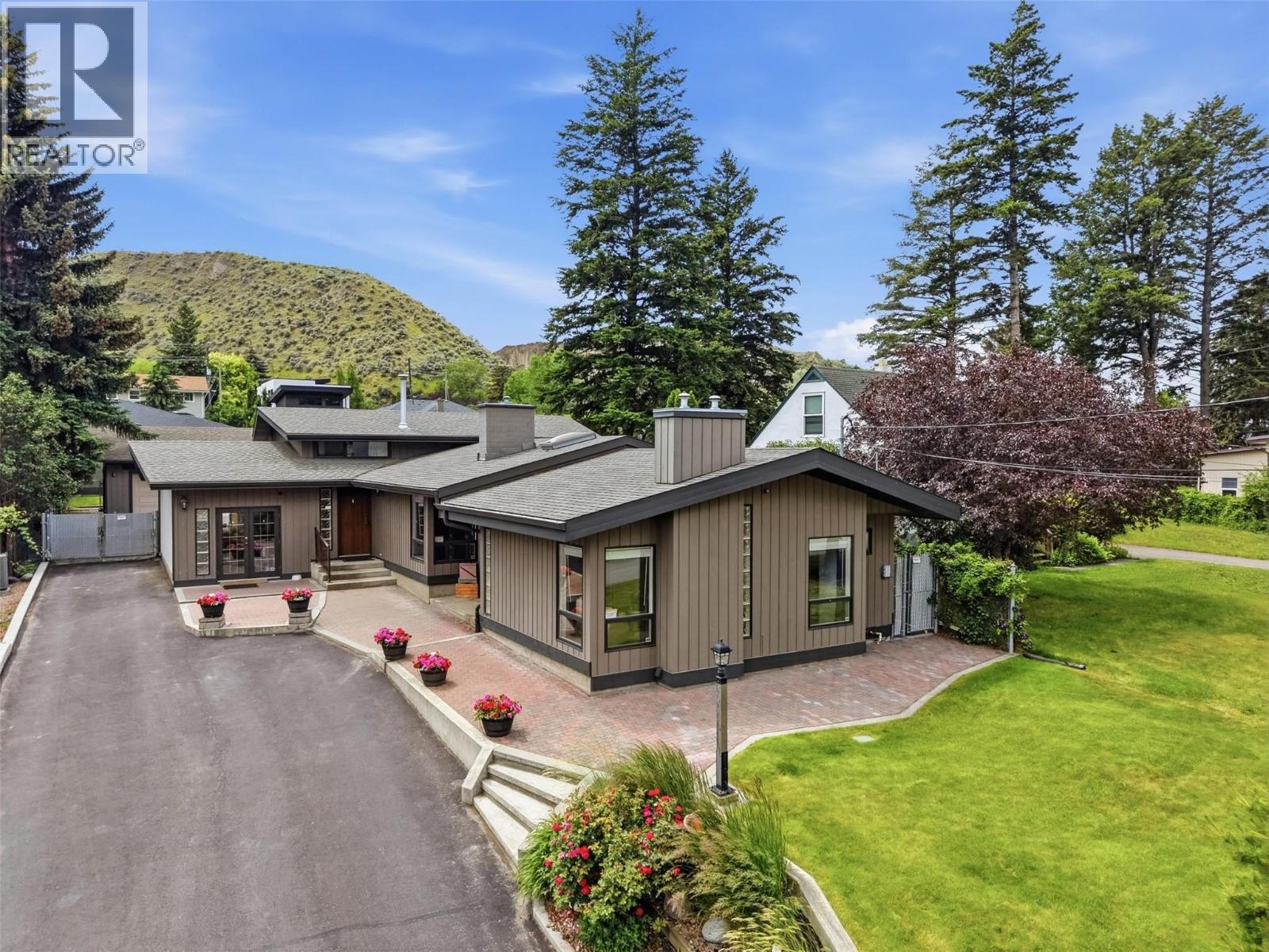 2245 CRESCENT Drive - 1
