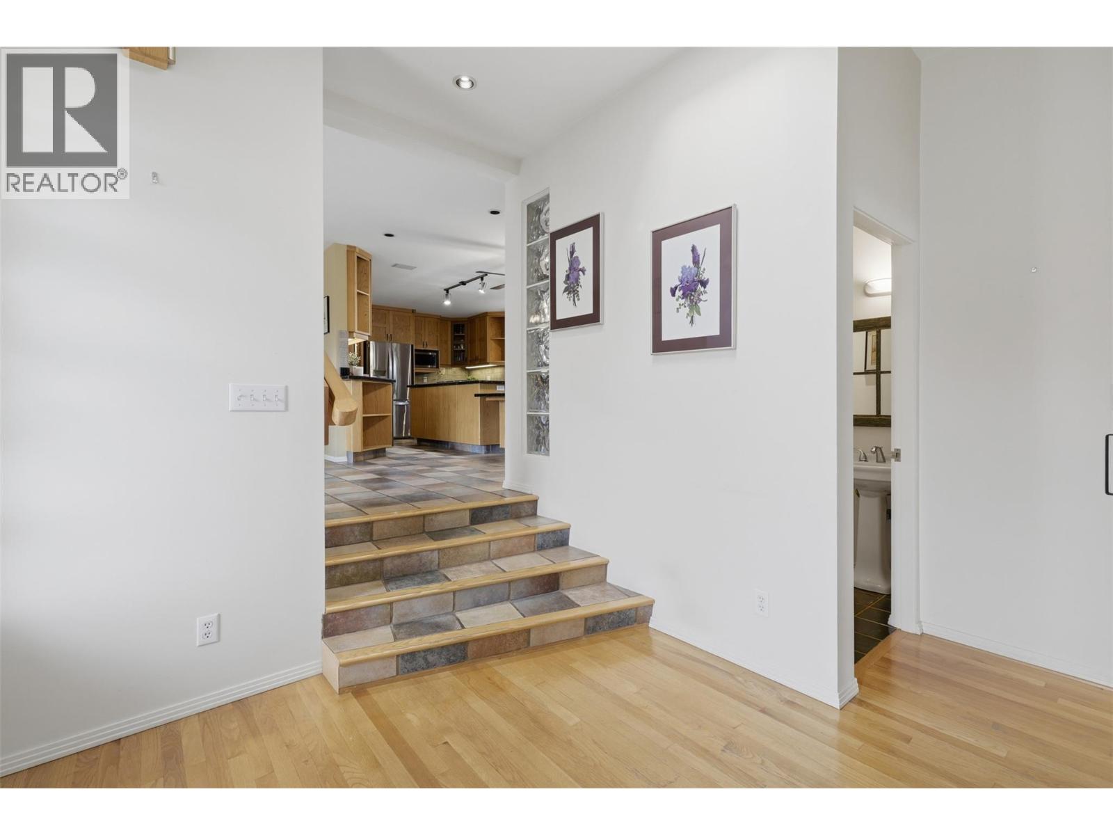 2245 CRESCENT Drive - 14