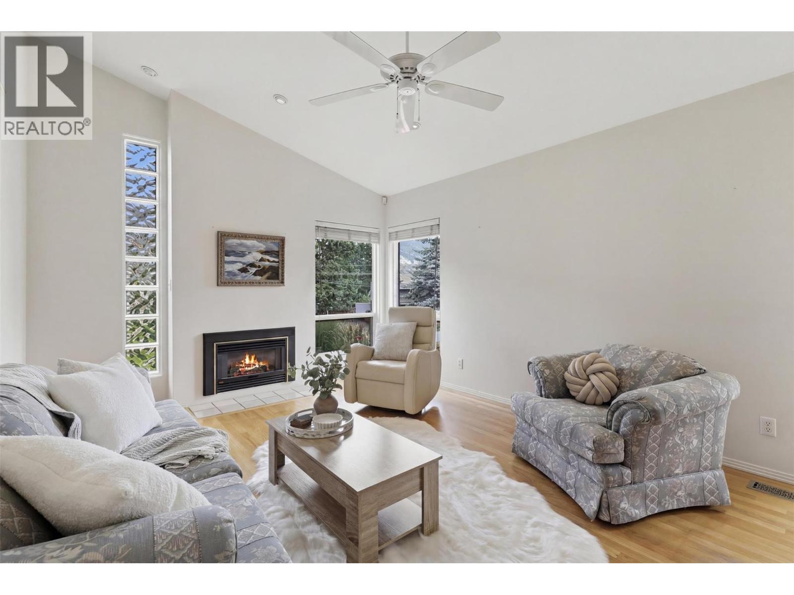 2245 CRESCENT Drive - 16