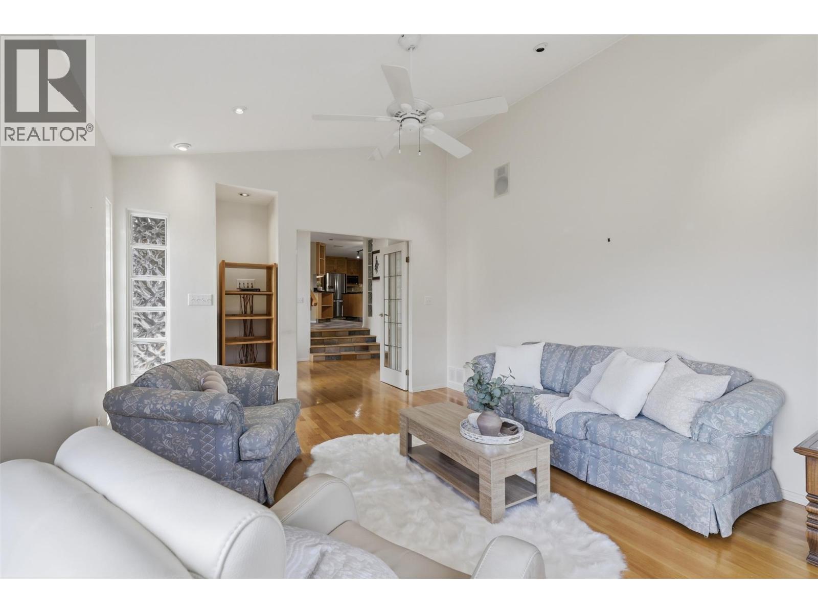 2245 CRESCENT Drive - 19