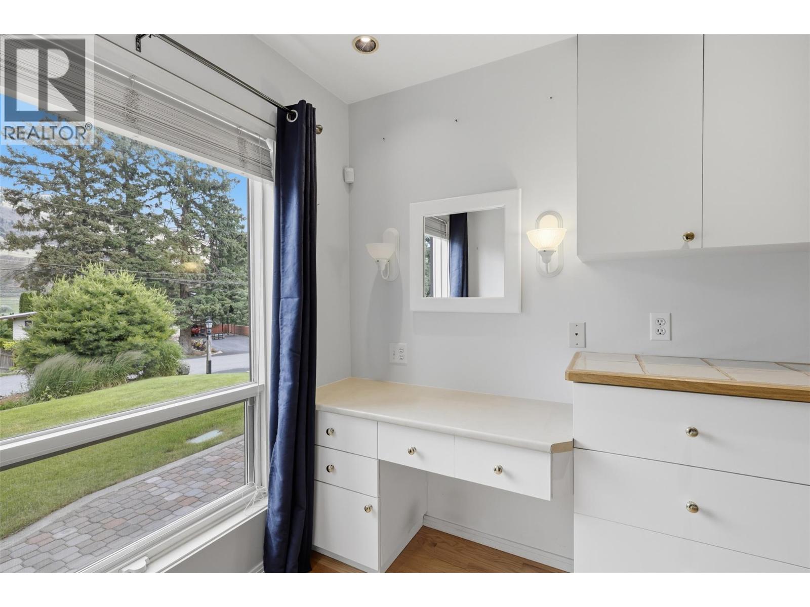 2245 CRESCENT Drive - 22