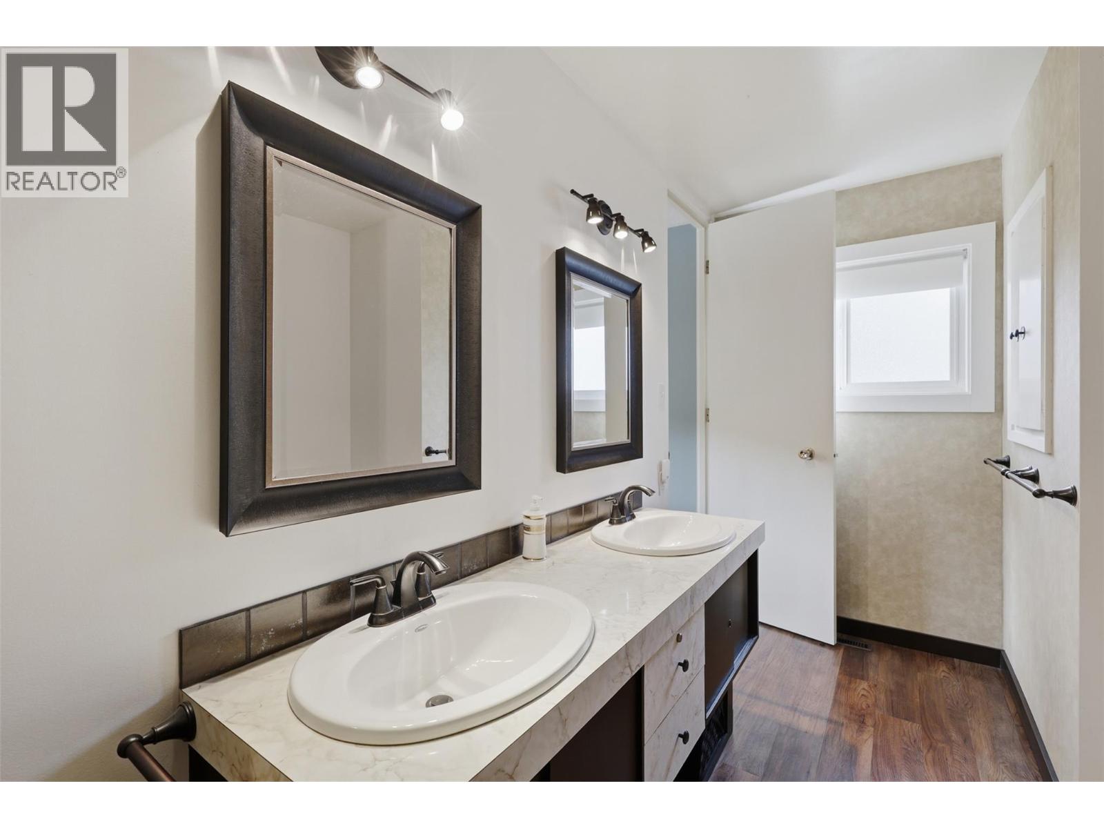 2245 CRESCENT Drive - 31