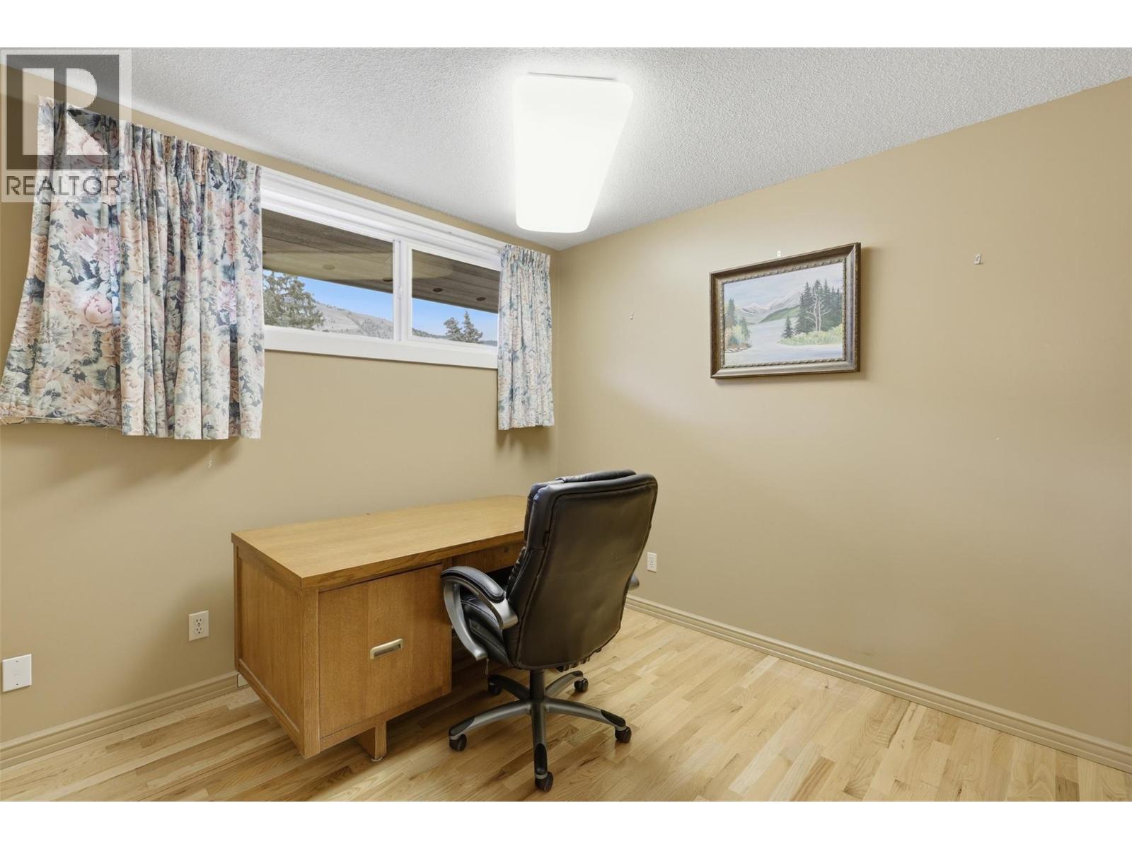 2245 CRESCENT Drive - 35
