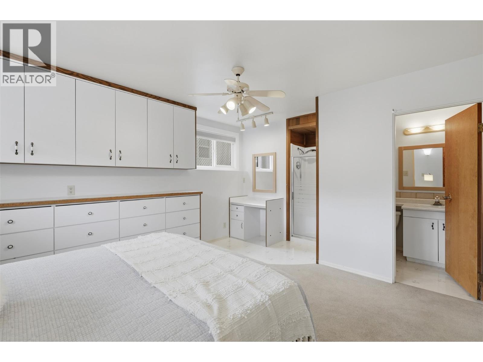 2245 CRESCENT Drive - 42