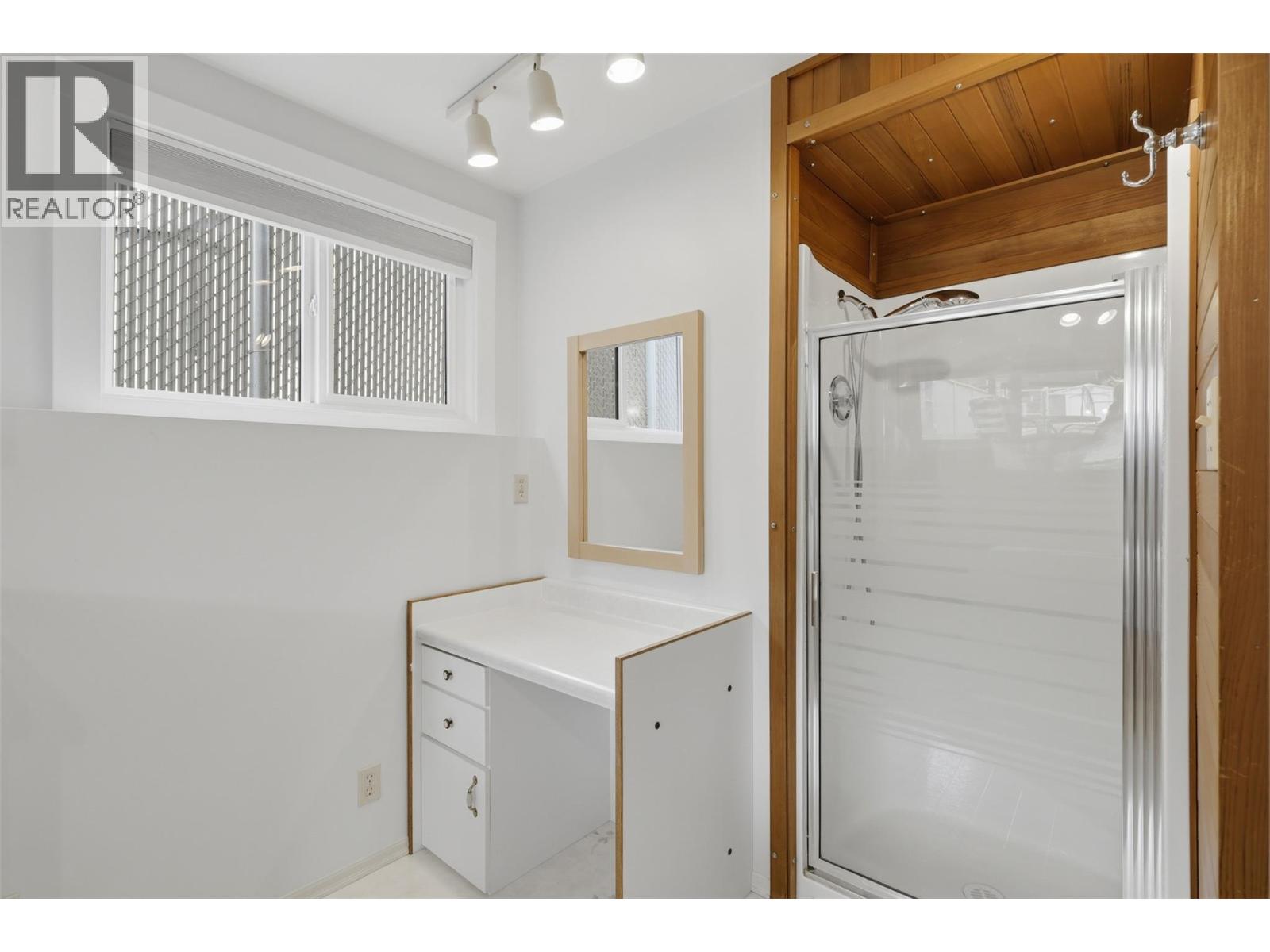 2245 CRESCENT Drive - 43