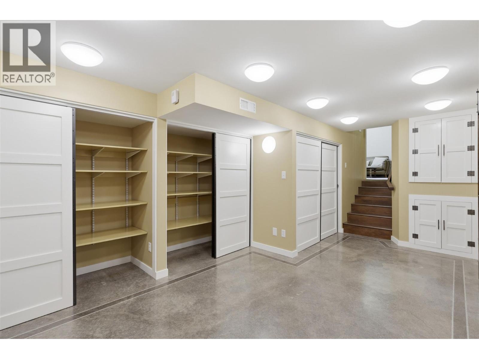 2245 CRESCENT Drive - 47