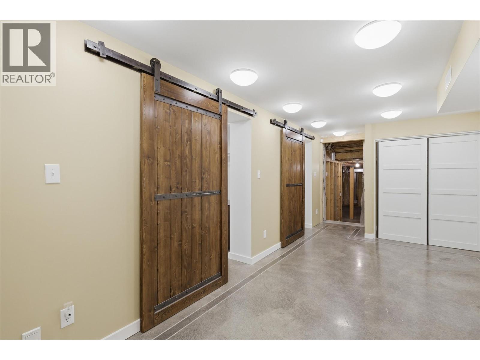 2245 CRESCENT Drive - 48