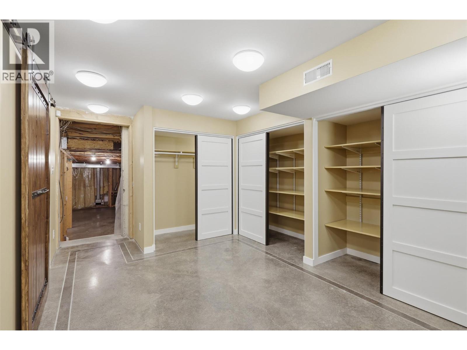 2245 CRESCENT Drive - Image 50