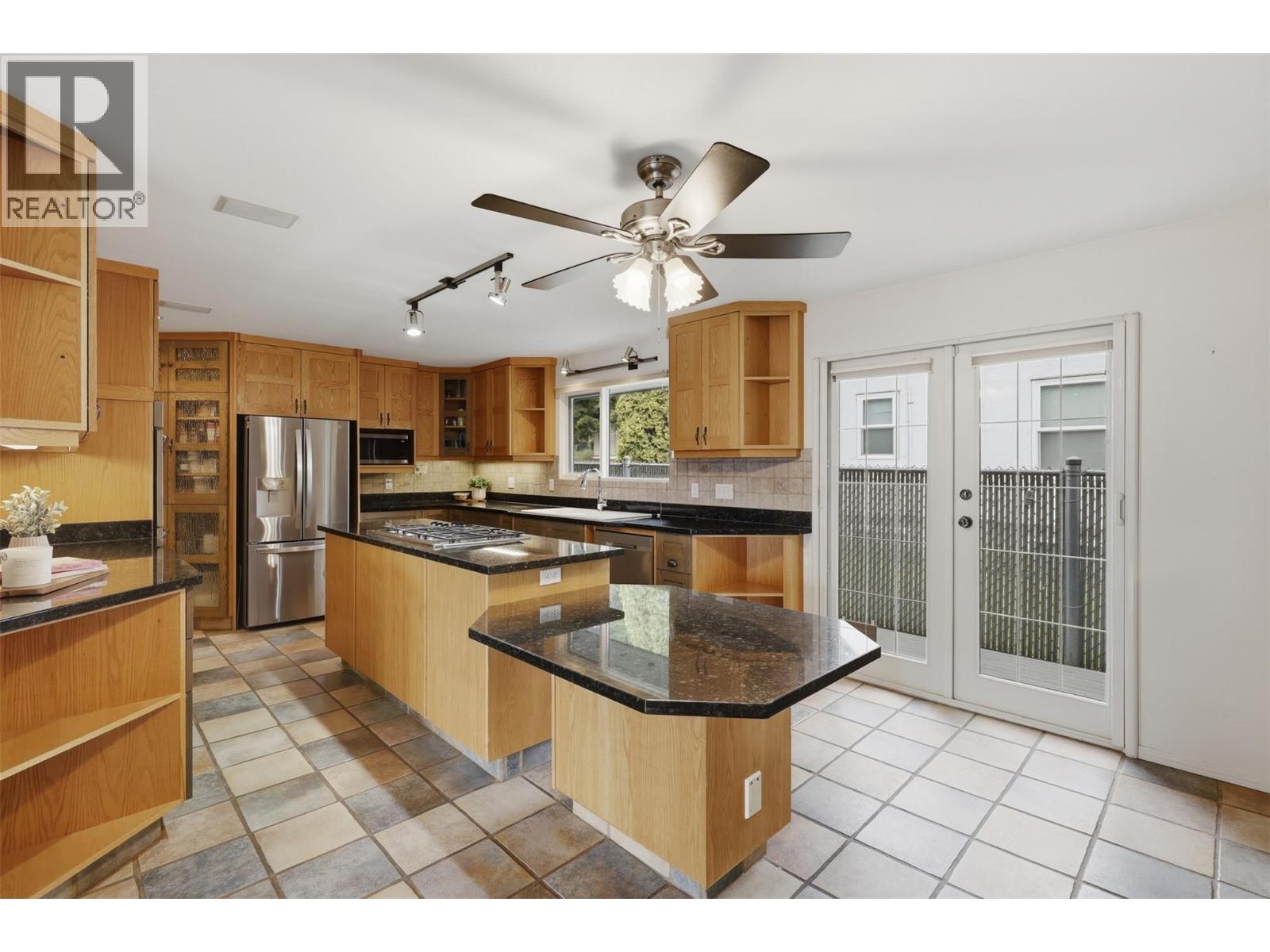 2245 CRESCENT Drive - 6