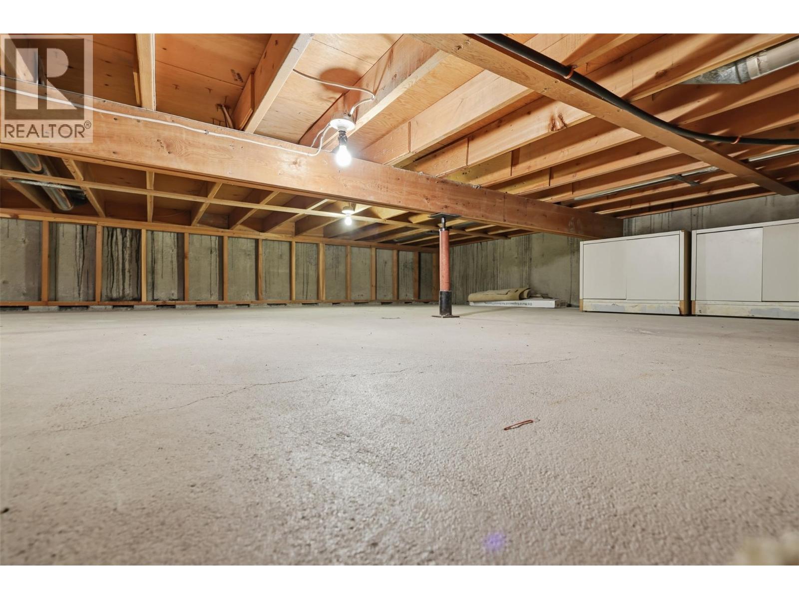 2245 CRESCENT Drive - 60
