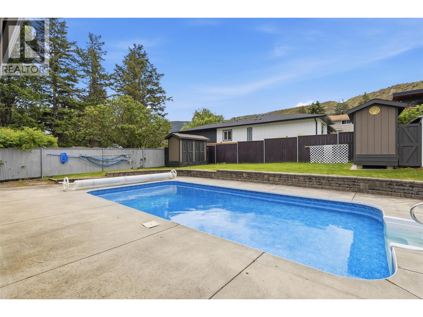 2245 CRESCENT Drive - 69