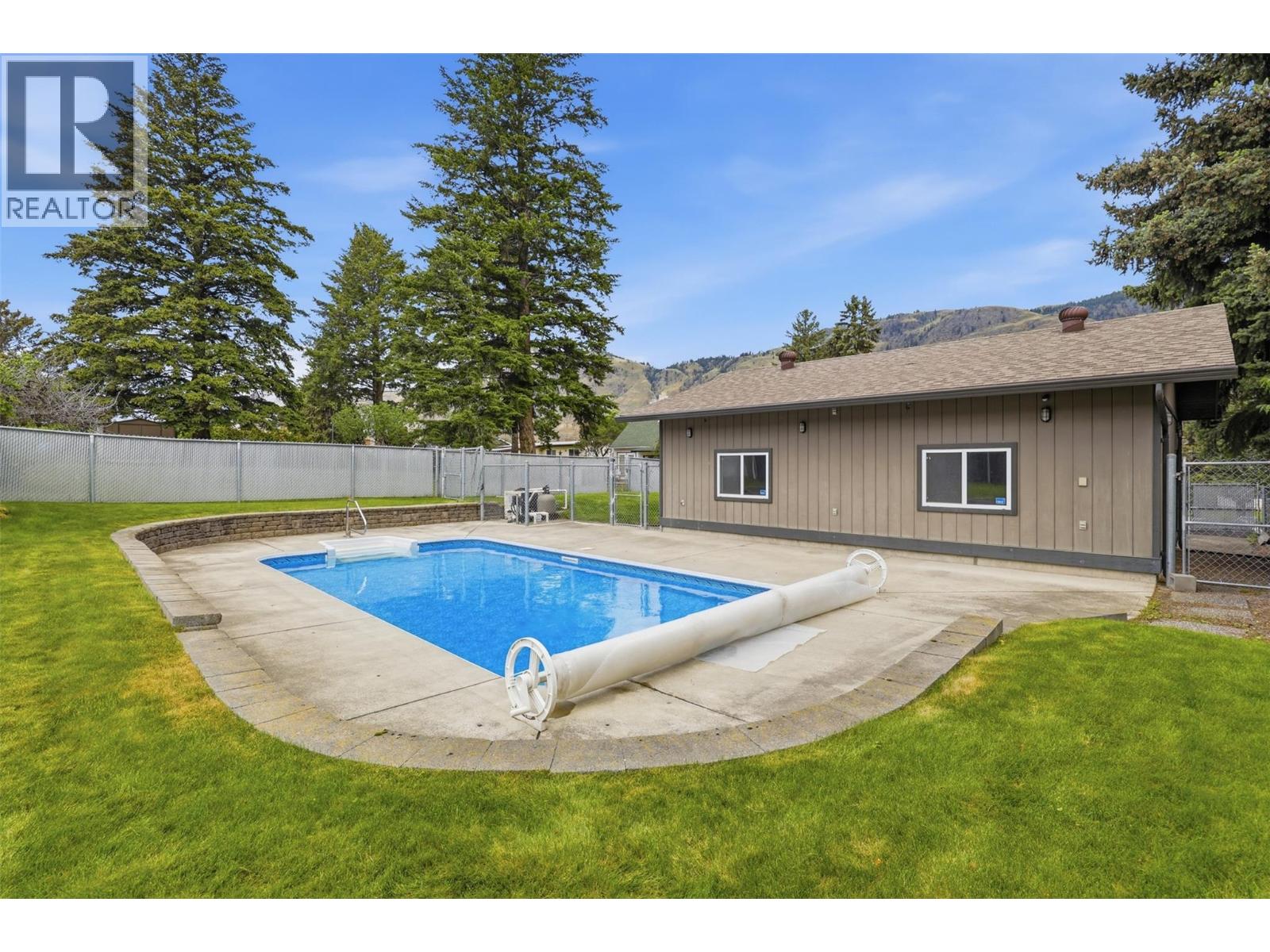 2245 CRESCENT Drive - 71