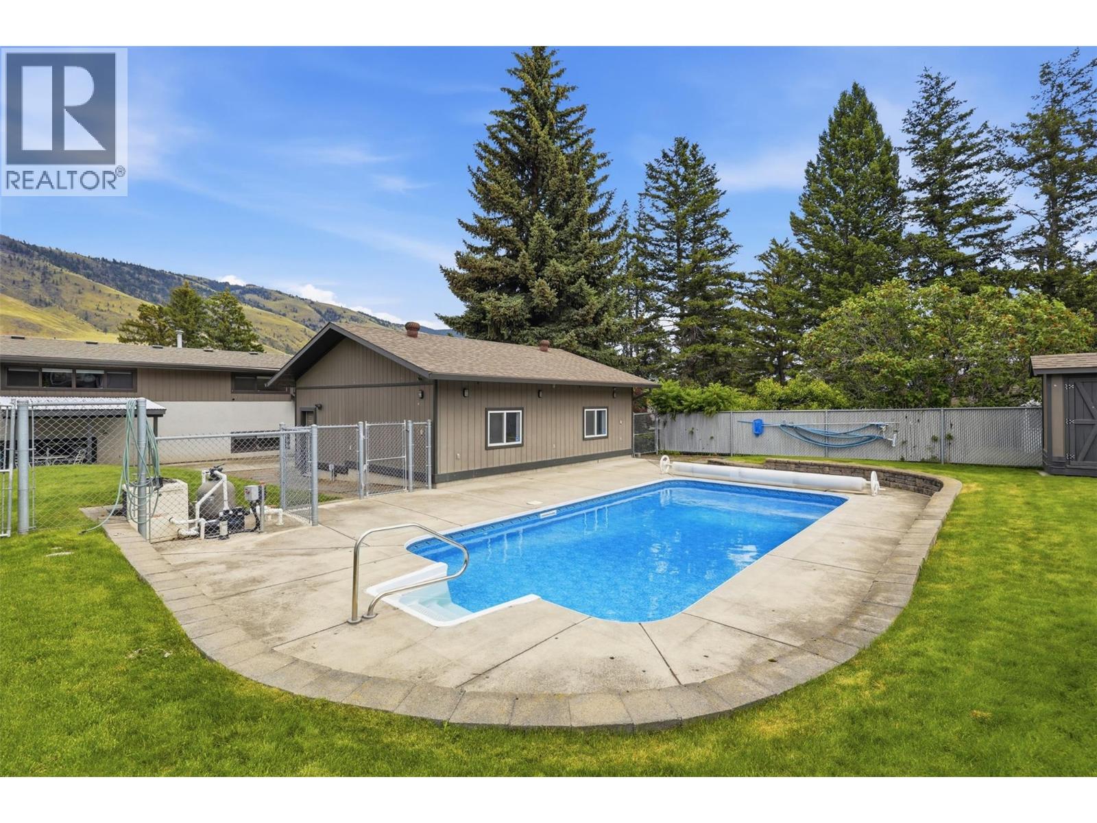 2245 CRESCENT Drive - 73