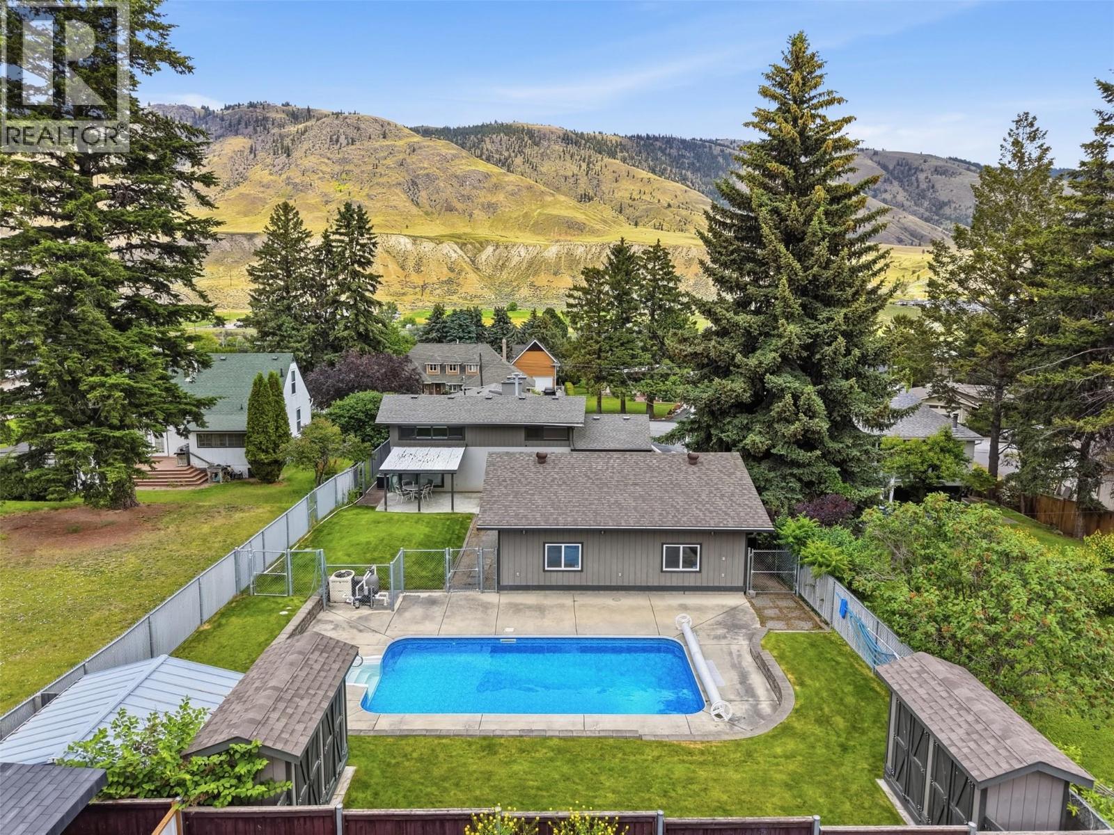 2245 CRESCENT Drive - 77