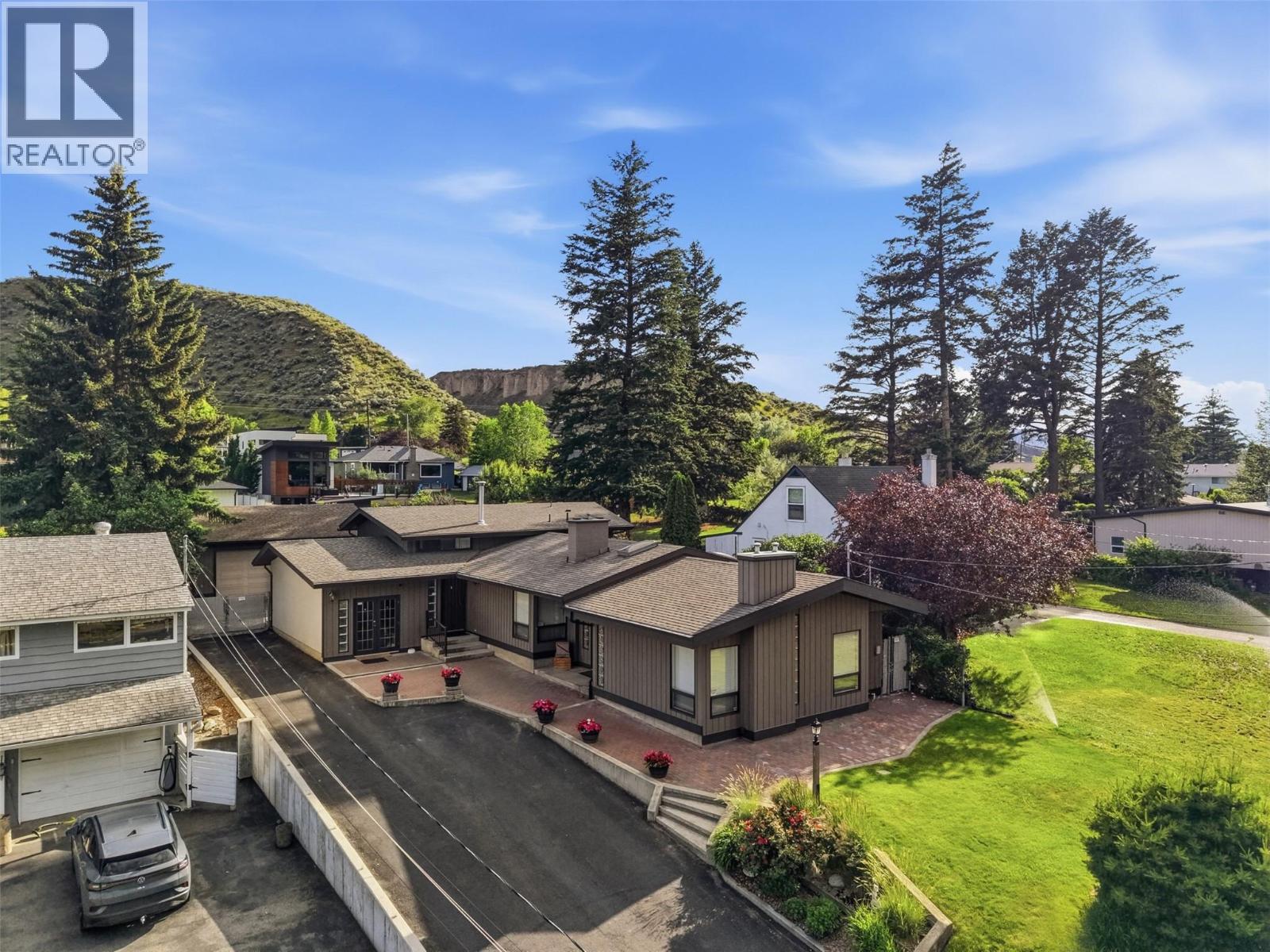 2245 CRESCENT Drive - 83