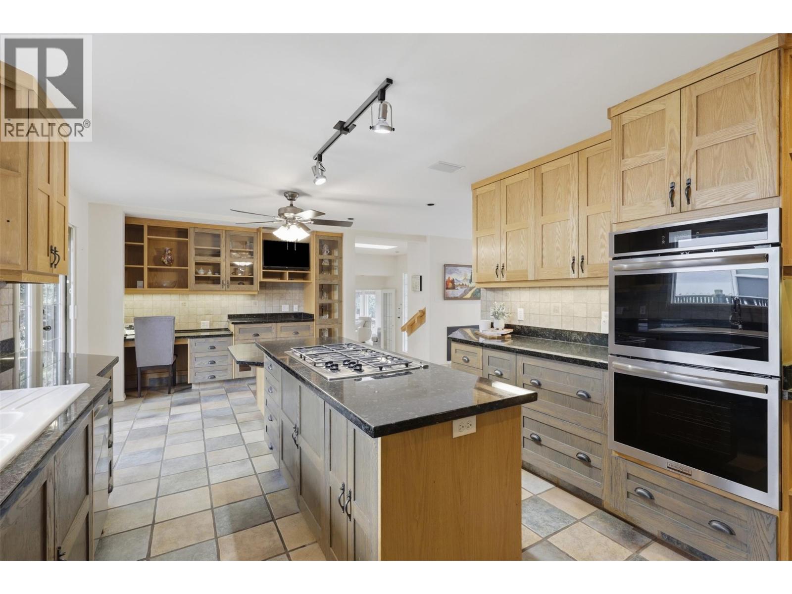 2245 CRESCENT Drive - 9