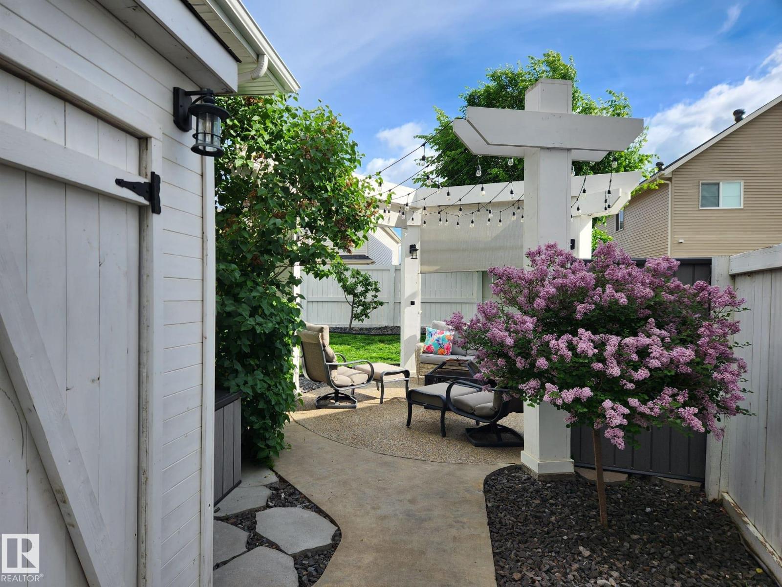 22933 94A AV NW - 41