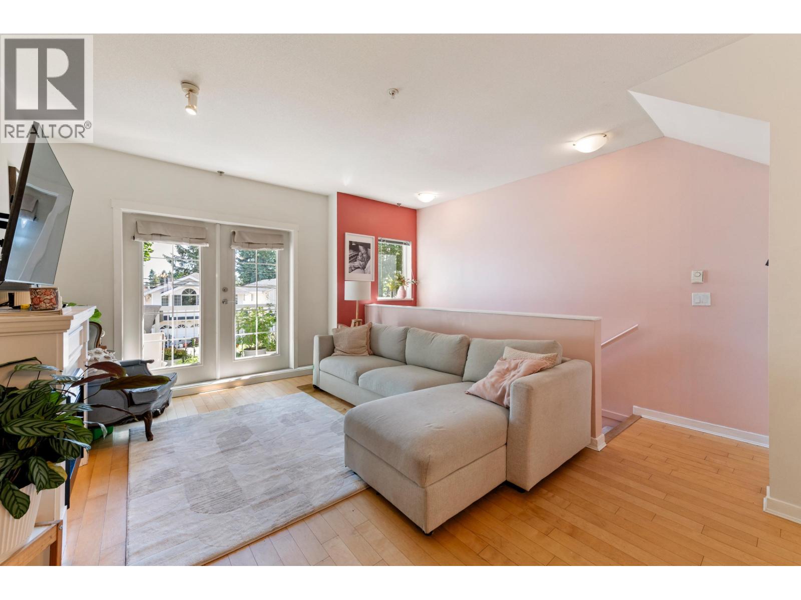 305 1661 FRASER AVENUE, Port Coquitlam