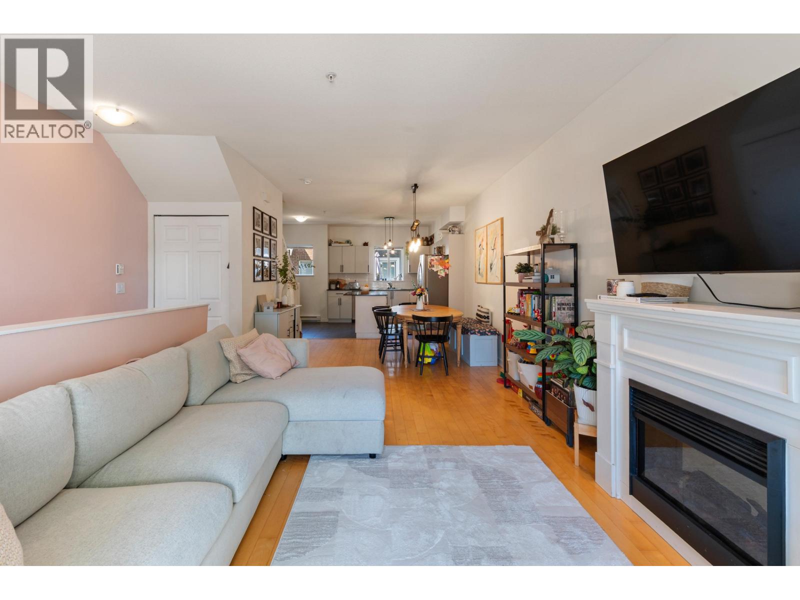 305 1661 FRASER AVENUE, Port Coquitlam