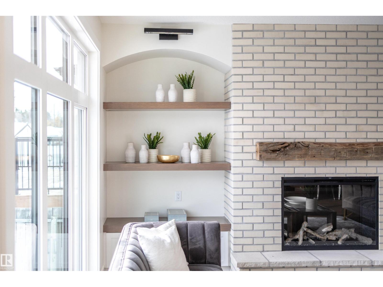 8350 120 ST NW - 16