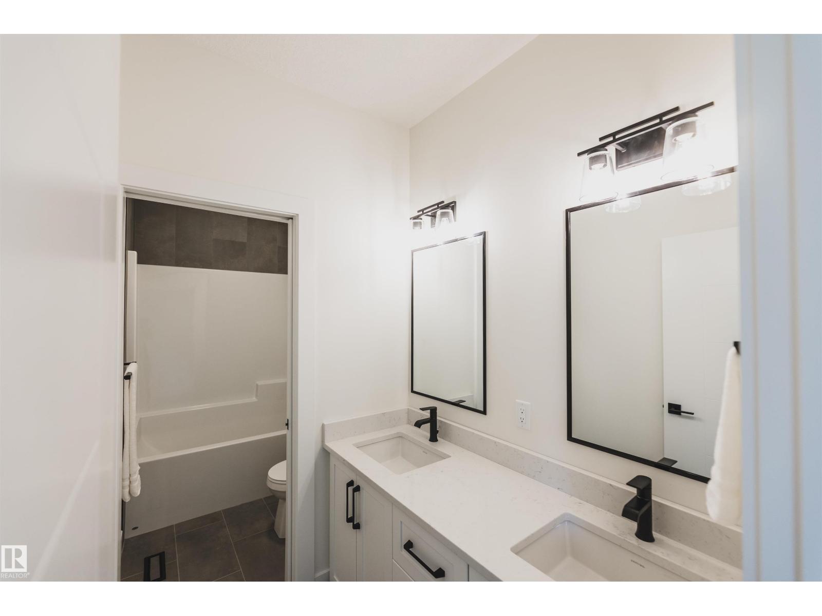 8350 120 ST NW - 26