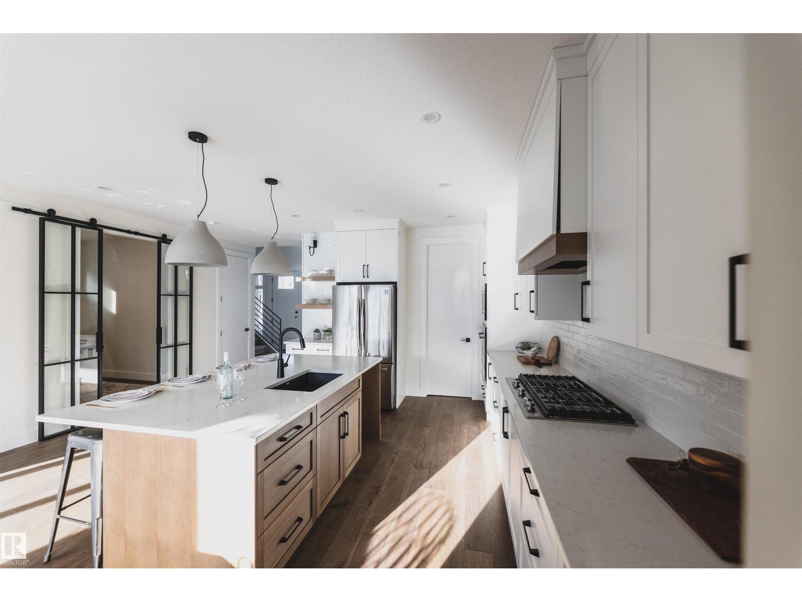 8350 120 ST NW - 7