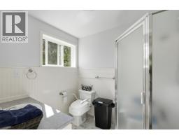 1266 Reed Road, Gibsons, BC V0N1V7 Photo 10