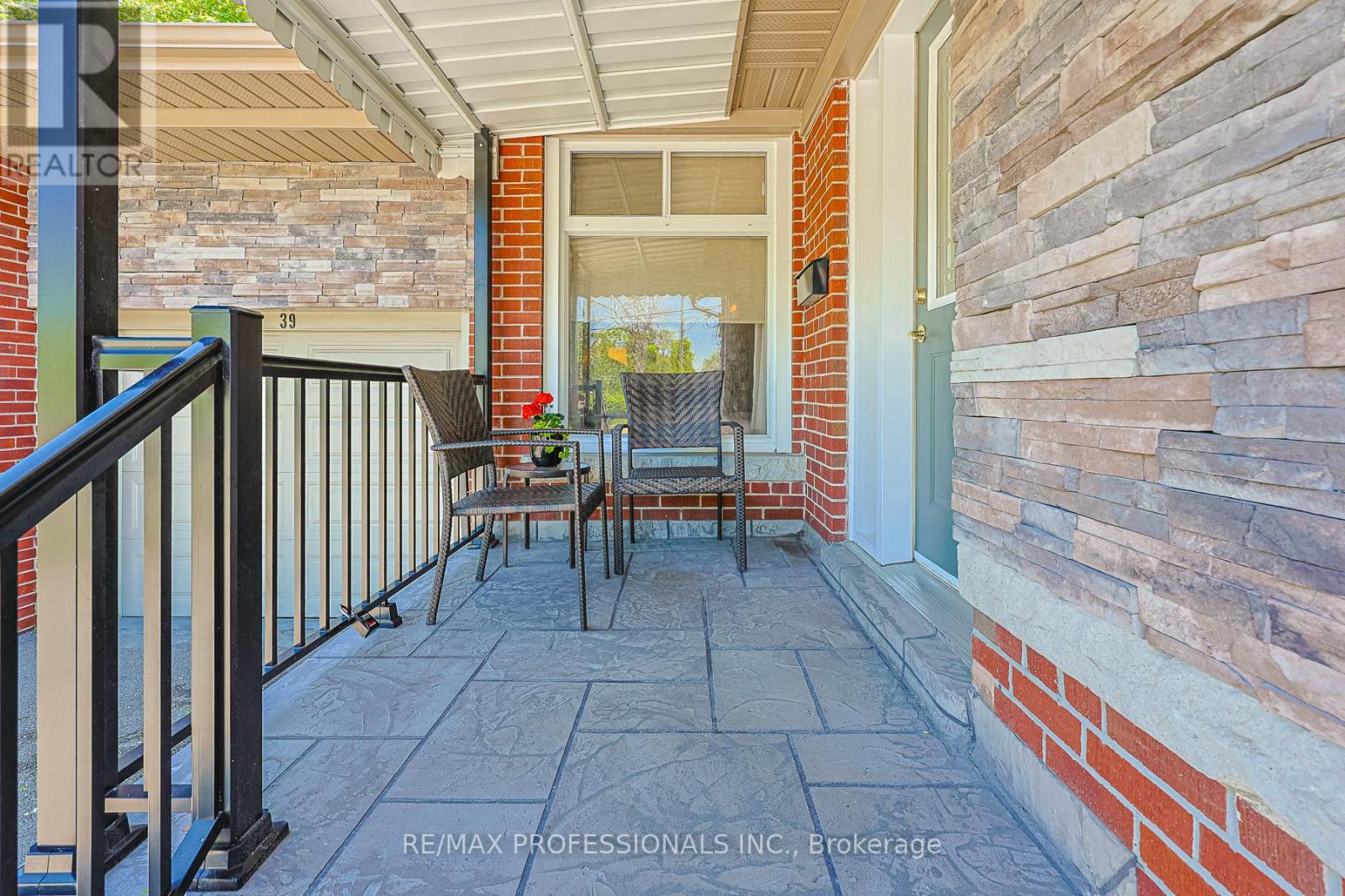 39 SEALCOVE DRIVE - 2