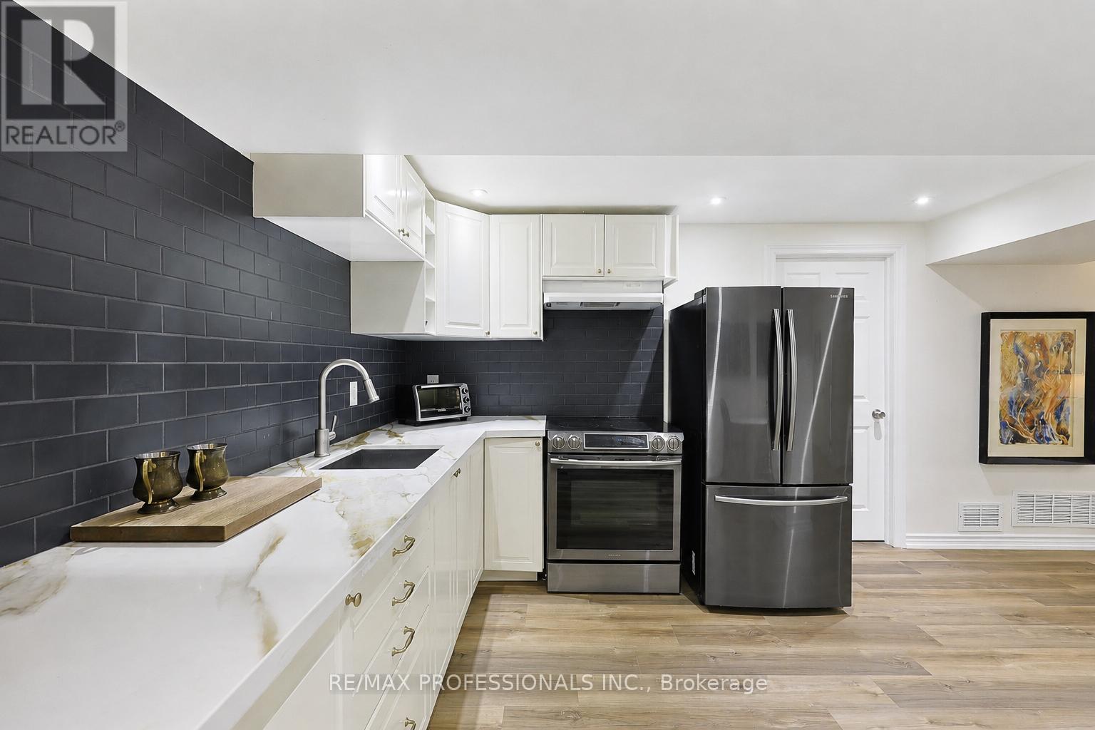 39 SEALCOVE DRIVE - 39